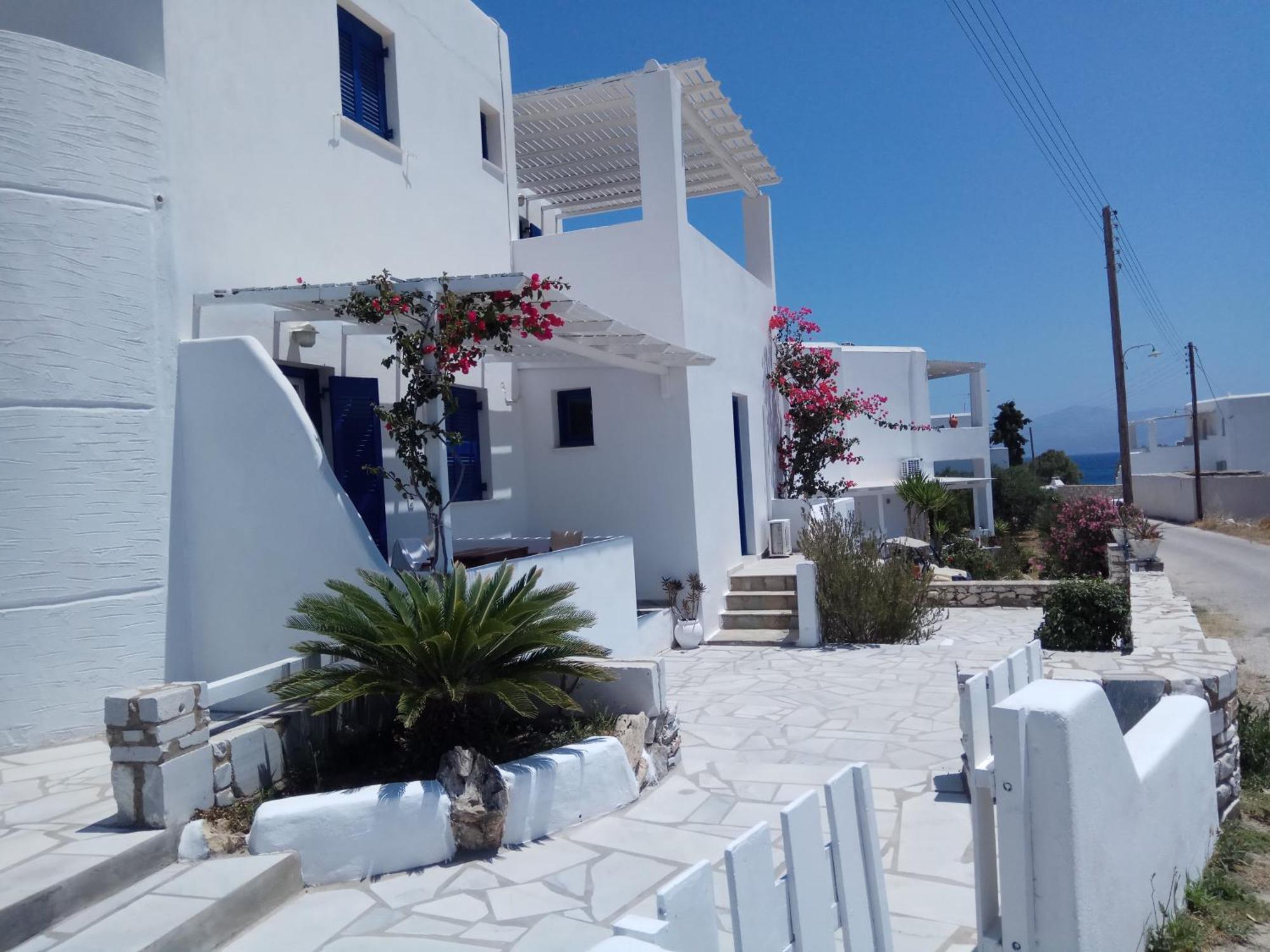 Nicos & Appartement Logaras